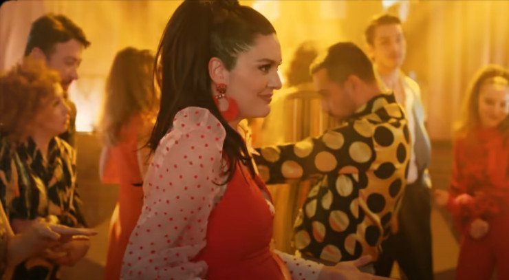 dijitalevim_berguzar_korel_filmleri2