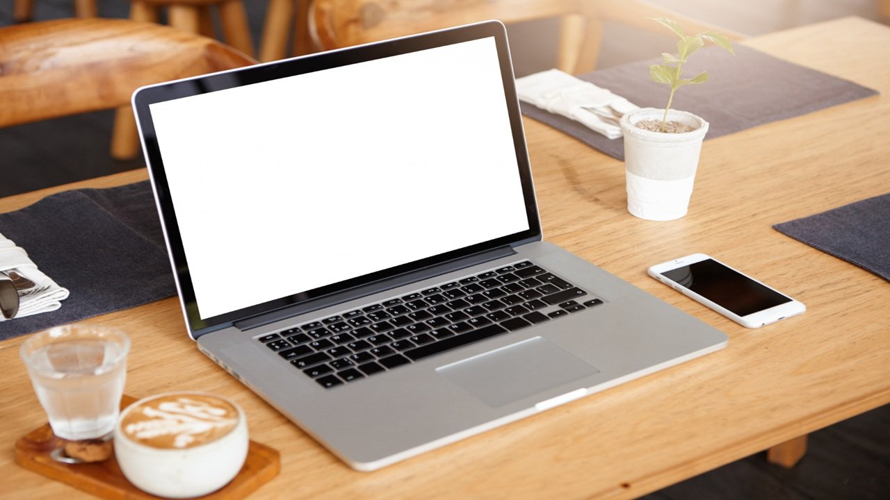 Macbook Kullanıcısı Bilek Ağrısını Azaltmak İçin Bilgisayarının Kenarlarını Zımparaladı 2 macbook kullanicisi 1 - Macbook Kullanıcısı Bilek Ağrısını Azaltmak İçin Bilgisayarının Kenarlarını Zımparaladı