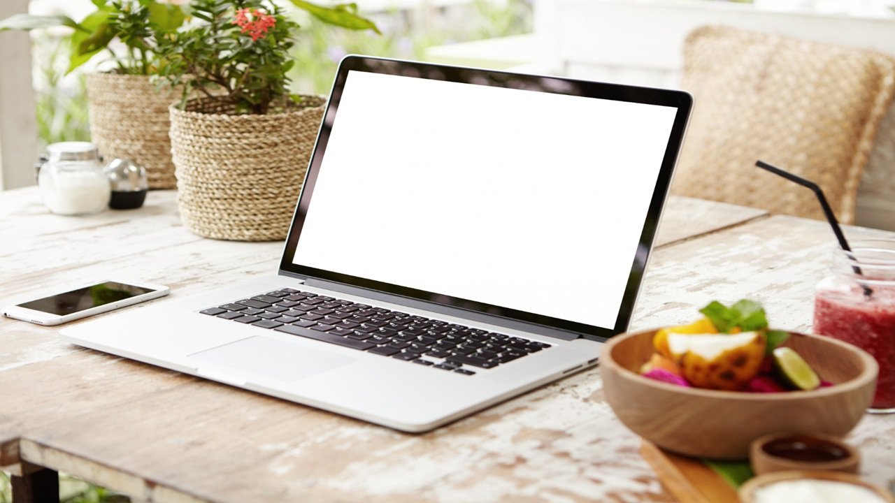 Macbook Kullanıcısı Bilek Ağrısını Azaltmak İçin Bilgisayarının Kenarlarını Zımparaladı 1 macbook kullanicisi 2 - Macbook Kullanıcısı Bilek Ağrısını Azaltmak İçin Bilgisayarının Kenarlarını Zımparaladı